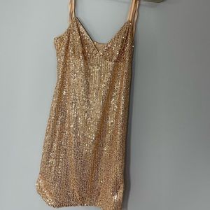 Sparkly rose gold dress from Blossom’s